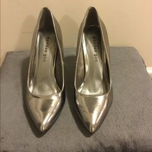 Like new, Madden girl pumps, OFFERS WELCOME!